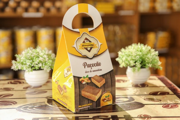 display paçocão barraca amarela pé de moleque piranguinho