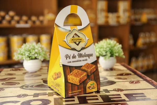 display pé de moleque moído barraca amarela pé de moleque piranguinho