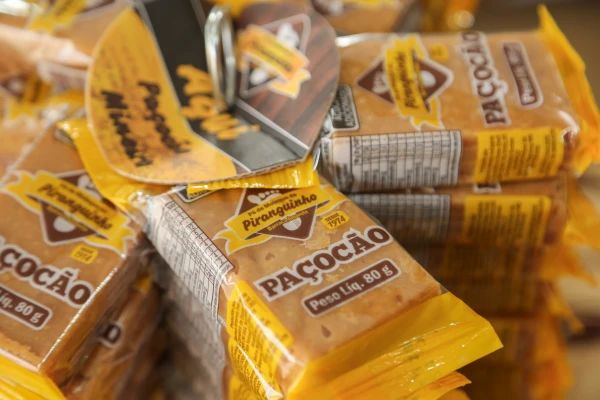 paçocão barraca amarela pé de moleque piranguinho