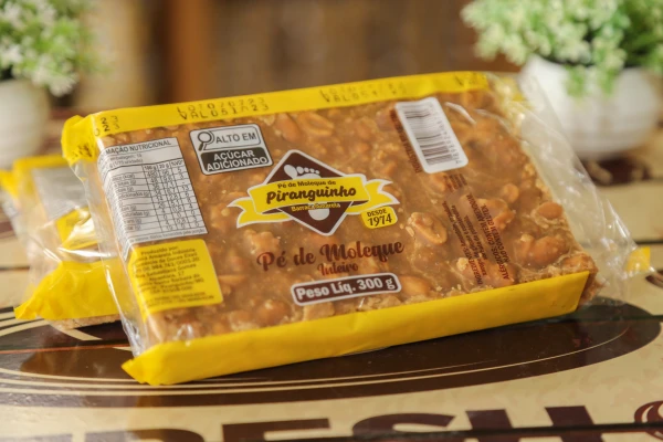 pé de moleque inteiro 1un barraca amarela pé de moleque piranguinho